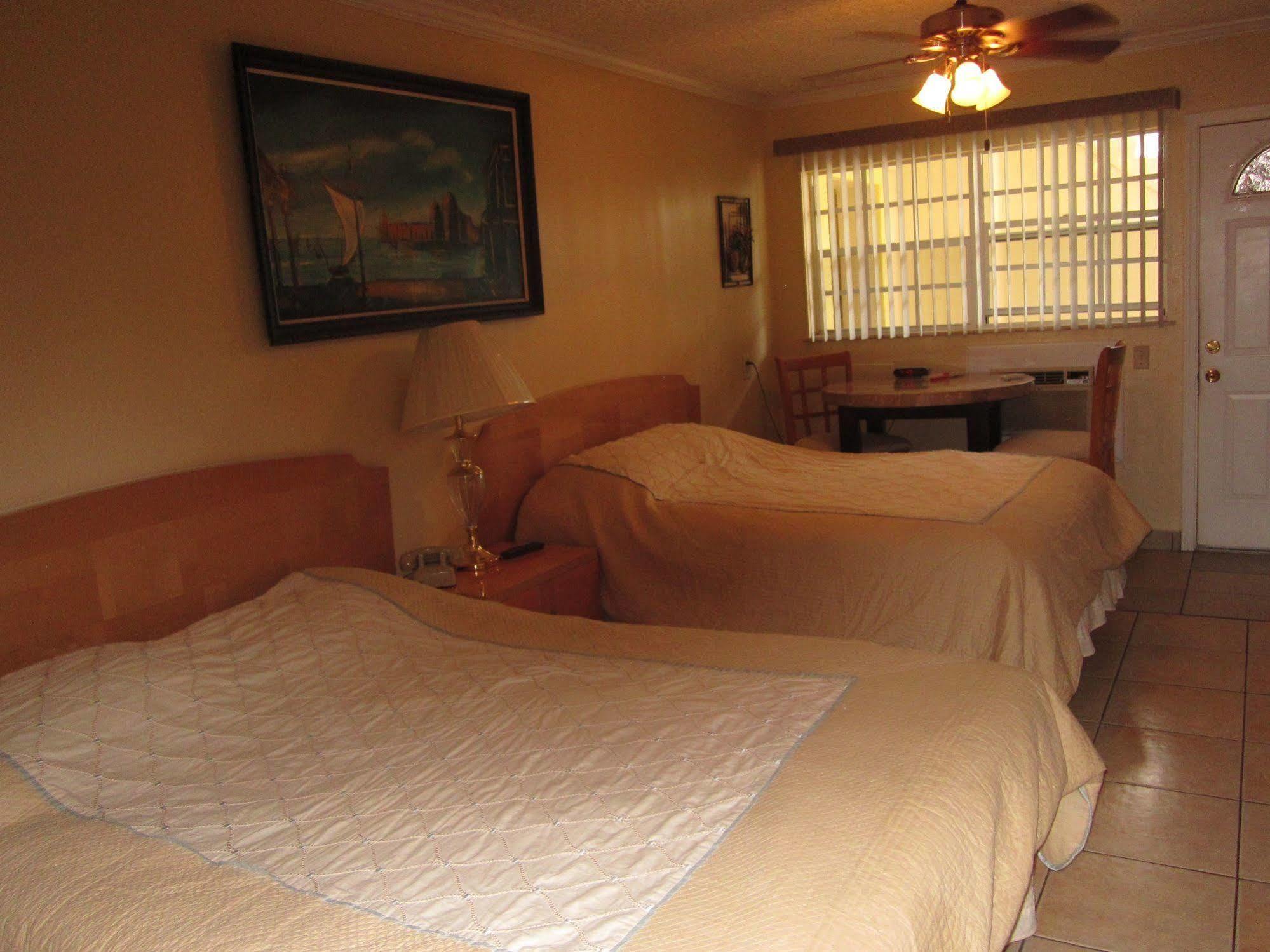 Ivory Sands Beach Suites Clearwater Beach Exteriör bild